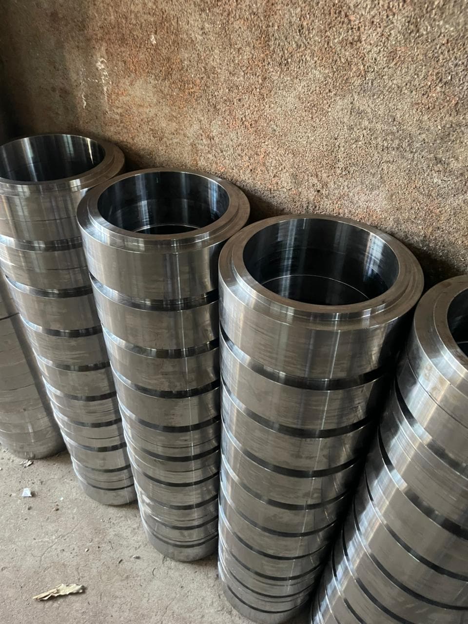 Bearing rings stored on heavy-duty racks for dispatch.